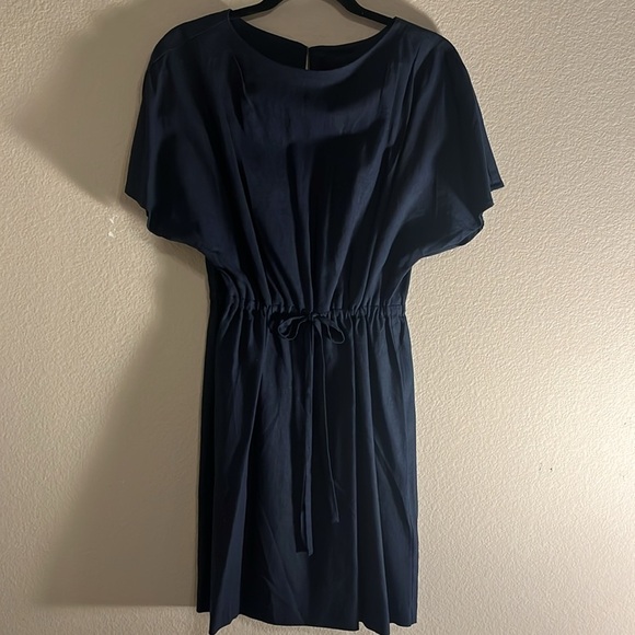DKNY Navy Linen Dress with Tie Waist. Size 4 - Picture 2 of 6